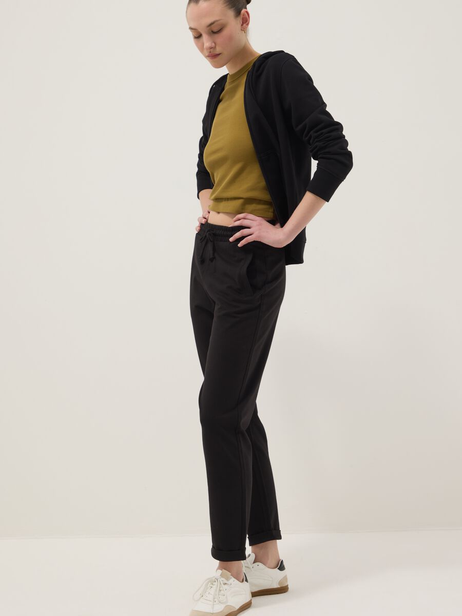 &Mu;&alpha;ύ&rho;&omicron; jogger &pi;&alpha;&nu;&tau;&epsilon;&lambda;ό&nu;&iota; &alpha;&pi;ό 100% &beta;&alpha;&mu;&beta;ά&kappa;&iota;, regular fit_0