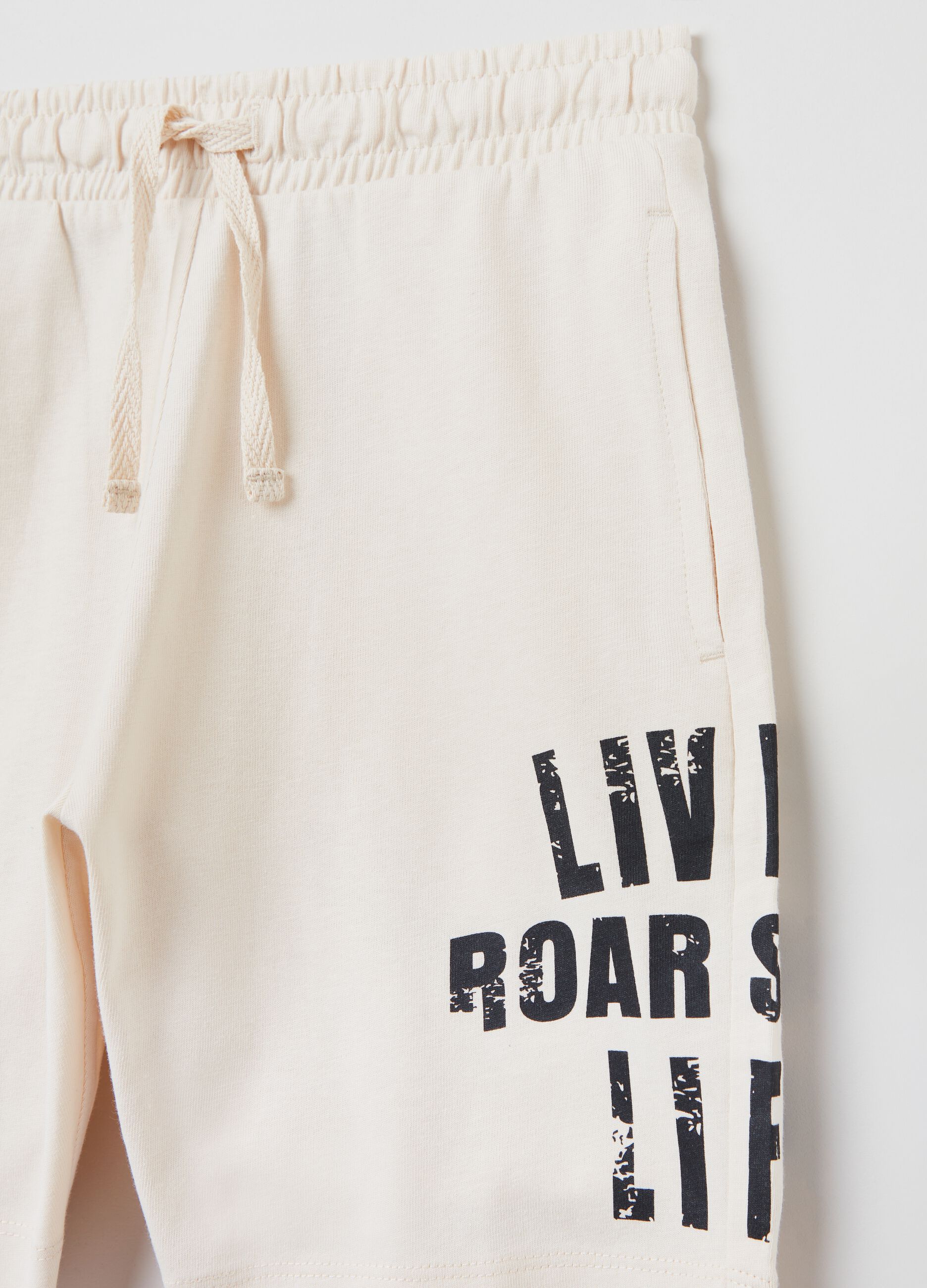 Short with drawstring and lettering print