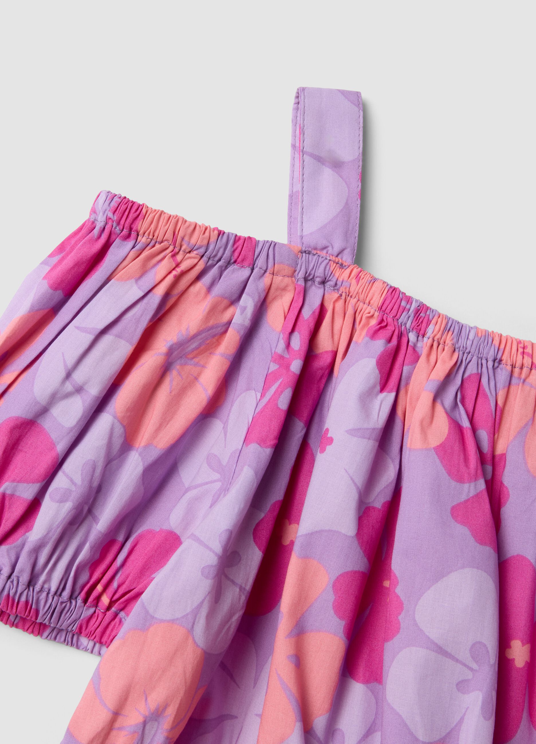 Conjunto roxo em algod&atilde;o puro com top e cal&ccedil;as de padr&atilde;o floral