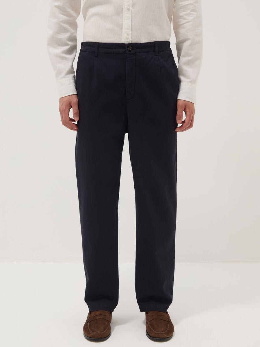 Black pure cotton carrot-fit chino trousers_1