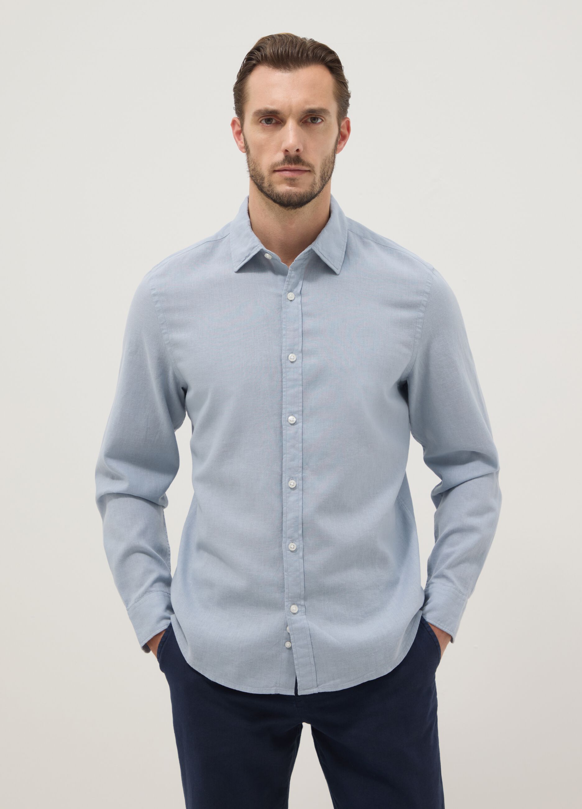 Regular fit blue shirt in linen and cotton blend