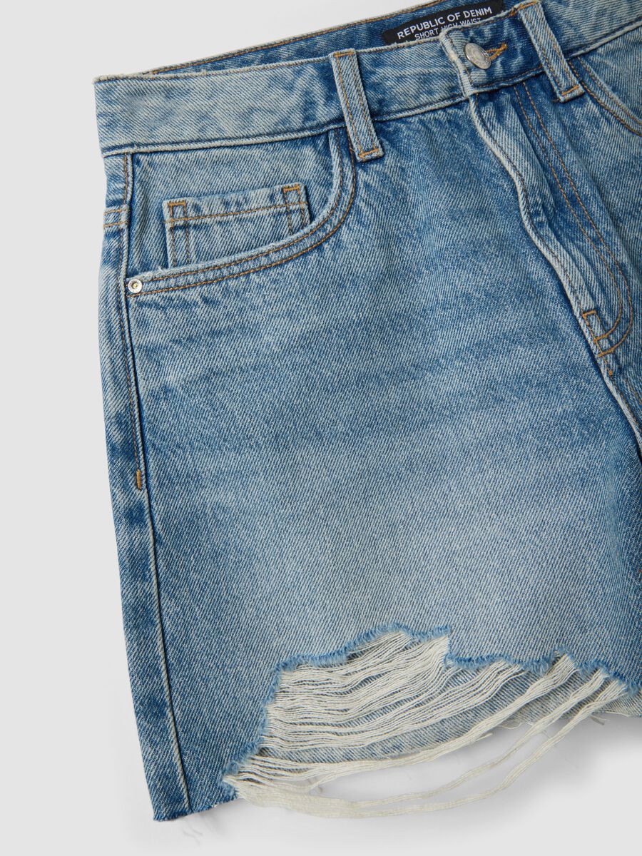 Hellblaue Denim-Shorts aus reiner Baumwolle_5
