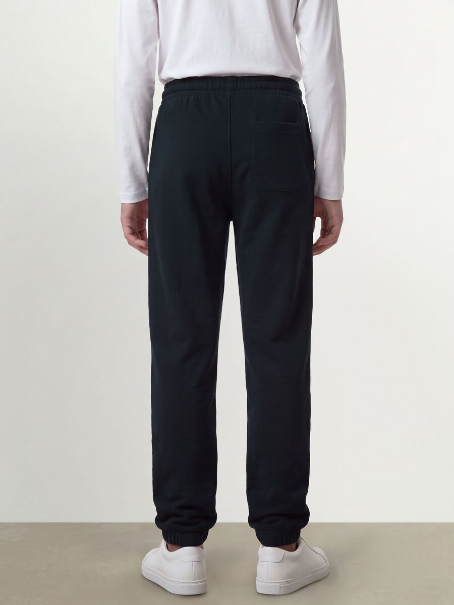 Blaue Jogginghose aus reiner Bio-Baumwolle mit Kordelzug f&uuml;r Jungen_2
