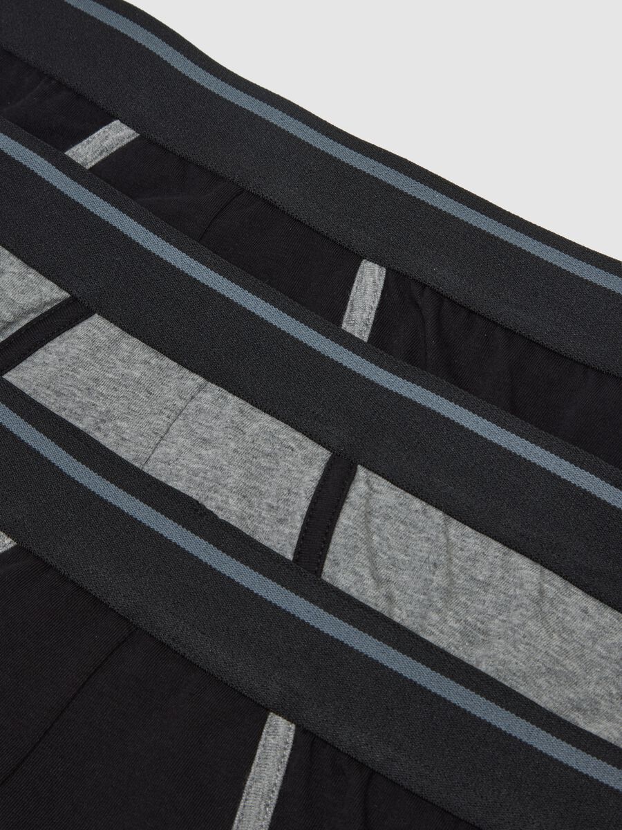 &Tau;&rho;&iota;&pi;&lambda;έ&tau;&alpha; &pi;&omicron;&lambda;ύ&chi;&rho;&omega;&mu;&alpha; &epsilon;&lambda;&alpha;&sigma;&tau;&iota;&kappa;ή &beta;&alpha;&mu;&beta;&alpha;&kappa;&epsilon;&rho;ά &epsilon;&sigma;ώ&rho;&omicron;&upsilon;&chi;&alpha; &mu;&epsilon; &kappa;&alpha;&nu;&omicron;&nu;&iota;&kappa;ή &epsilon;&phi;&alpha;&rho;&mu;&omicron;&gamma;ή_5