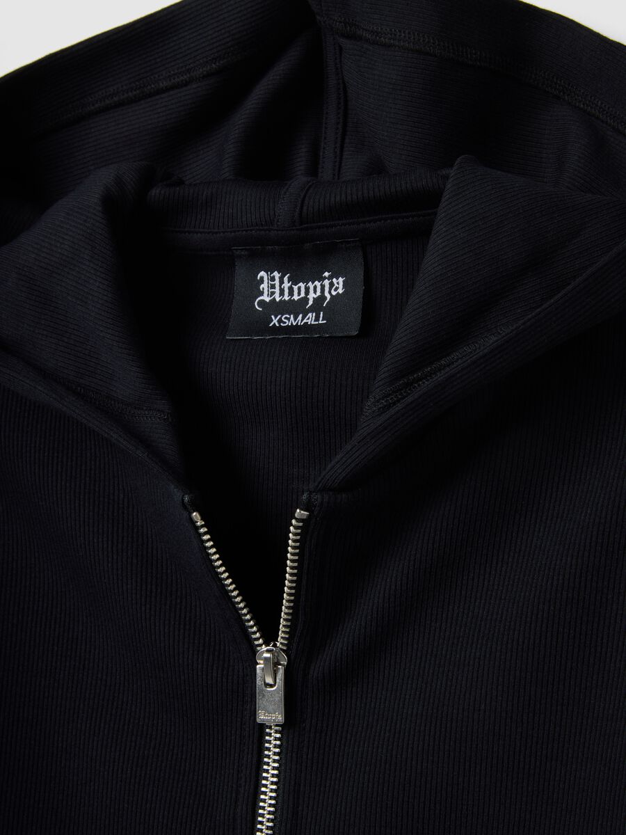 Sudadera con Capucha Negra Acanalada_7