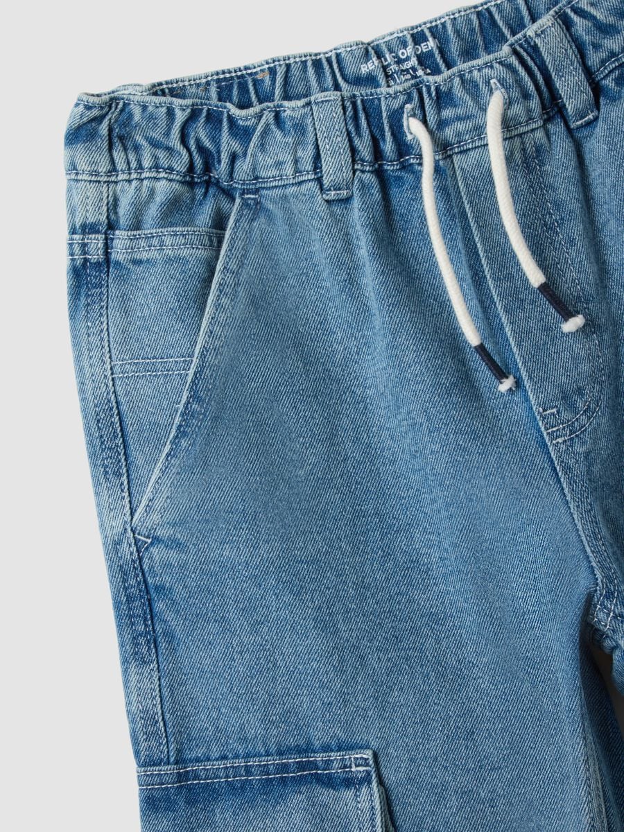 Jeans cargo denim azzurro in misto cotone e viscosa straight fit_2