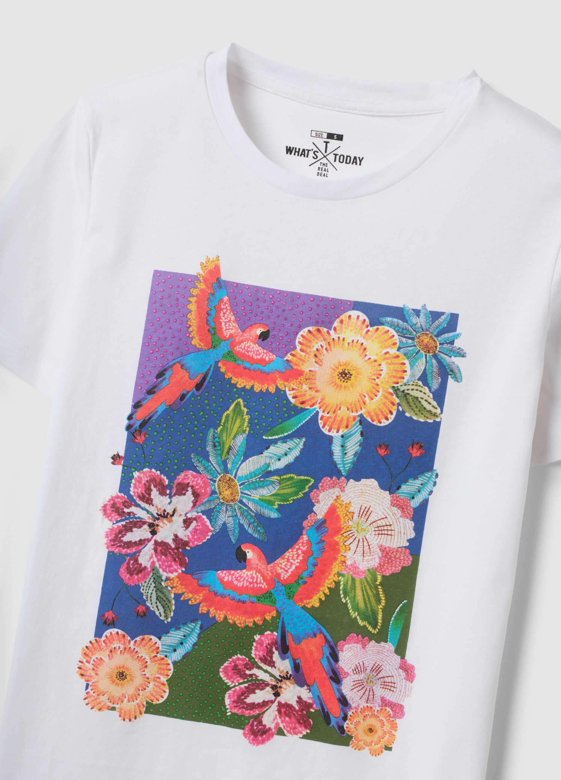 Camiseta blanca de algod&oacute;n puro con estampado floral