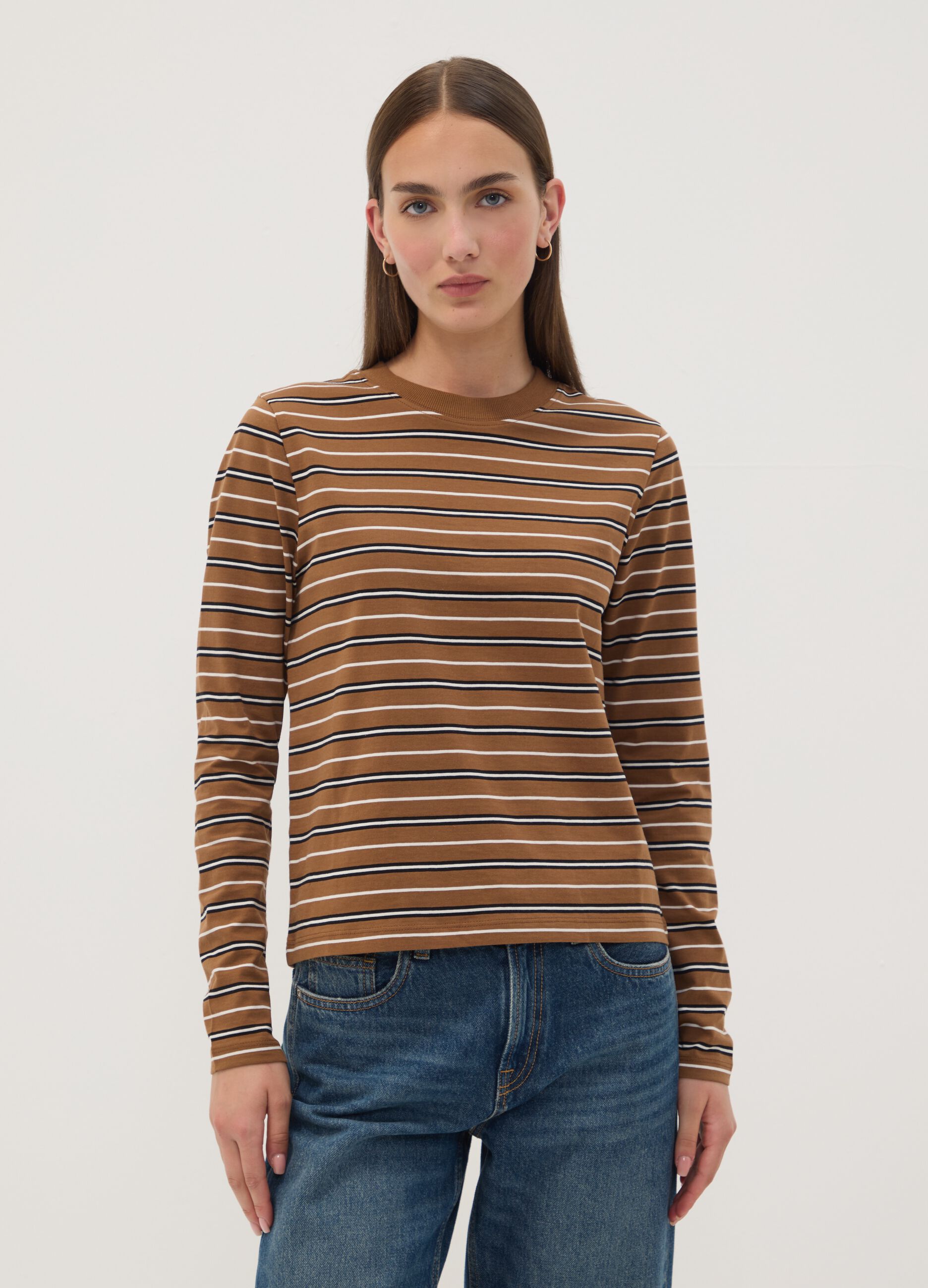 T-shirt multicolor in puro cotone a righe con girocollo regular fit