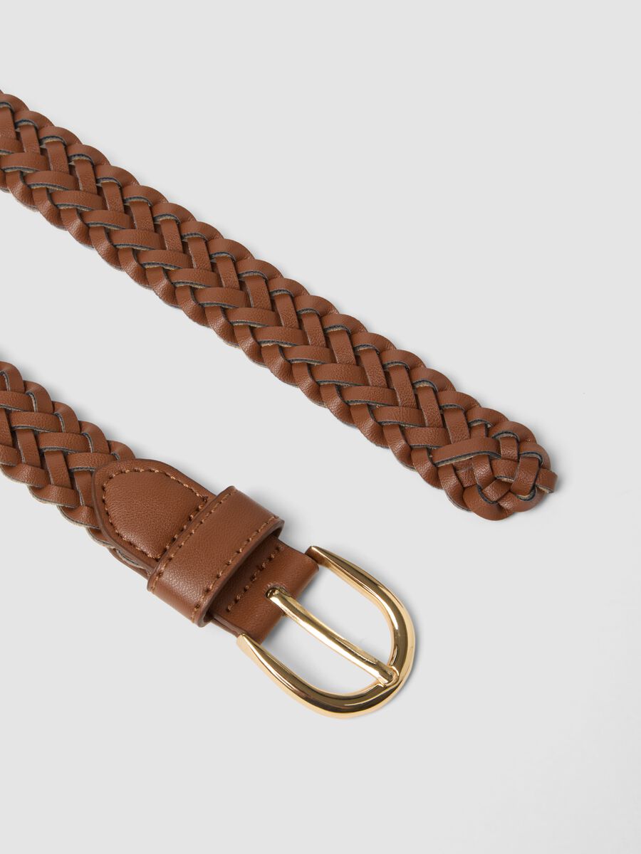 Cintura marrone intrecciata con fibbia dorata_1