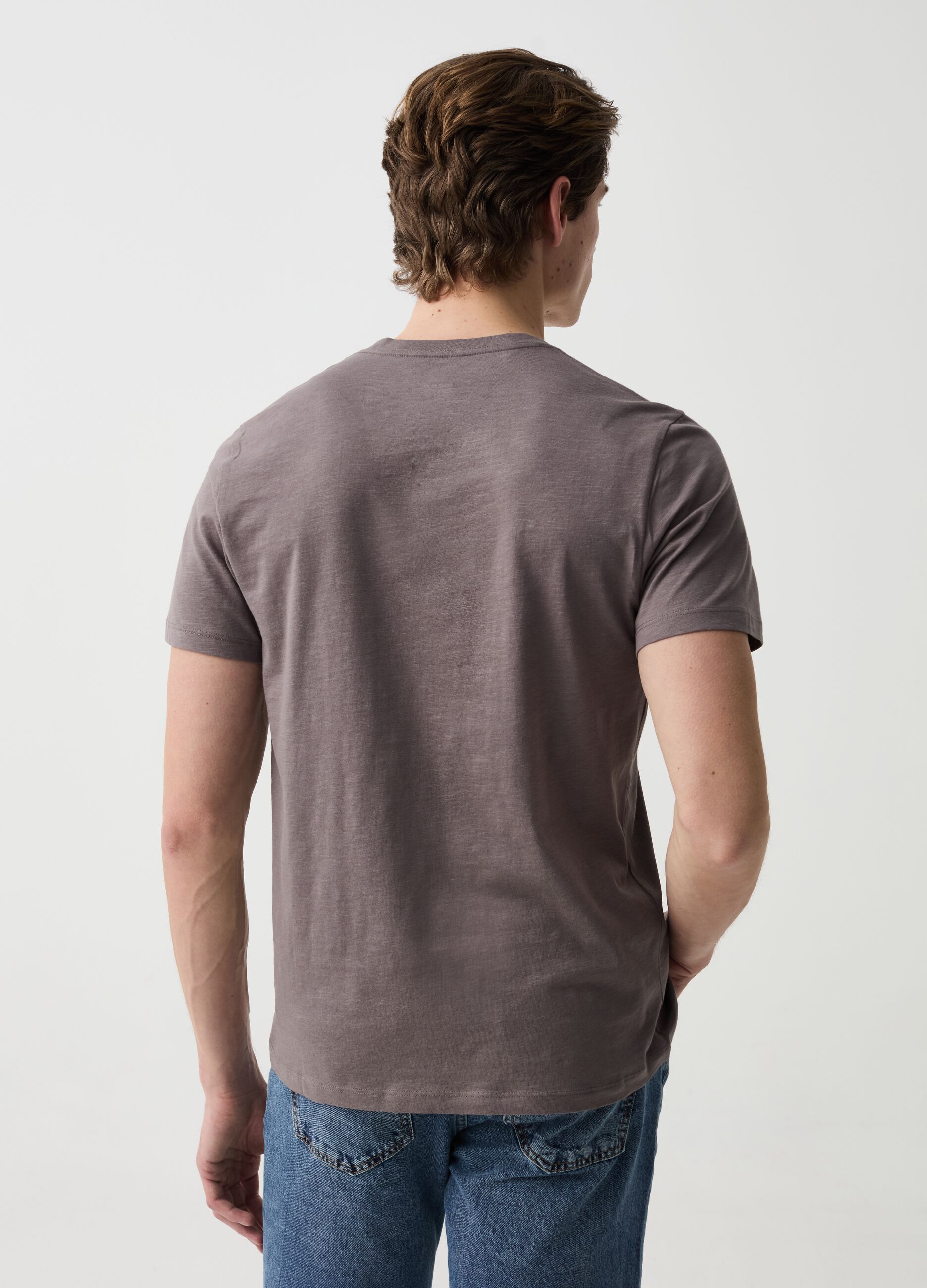 Camiseta de punto flameado con cuello de pico