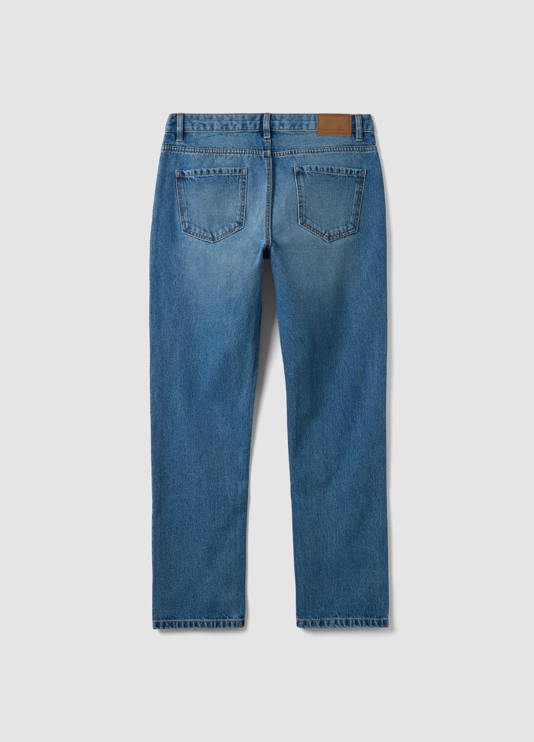 Jeans azuis em ganga de algod&atilde;o puro, corte regular
