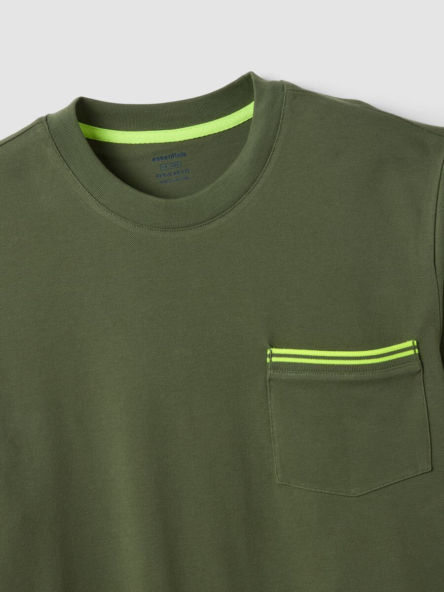 Green stretch cotton T-shirt with chest pocket_1