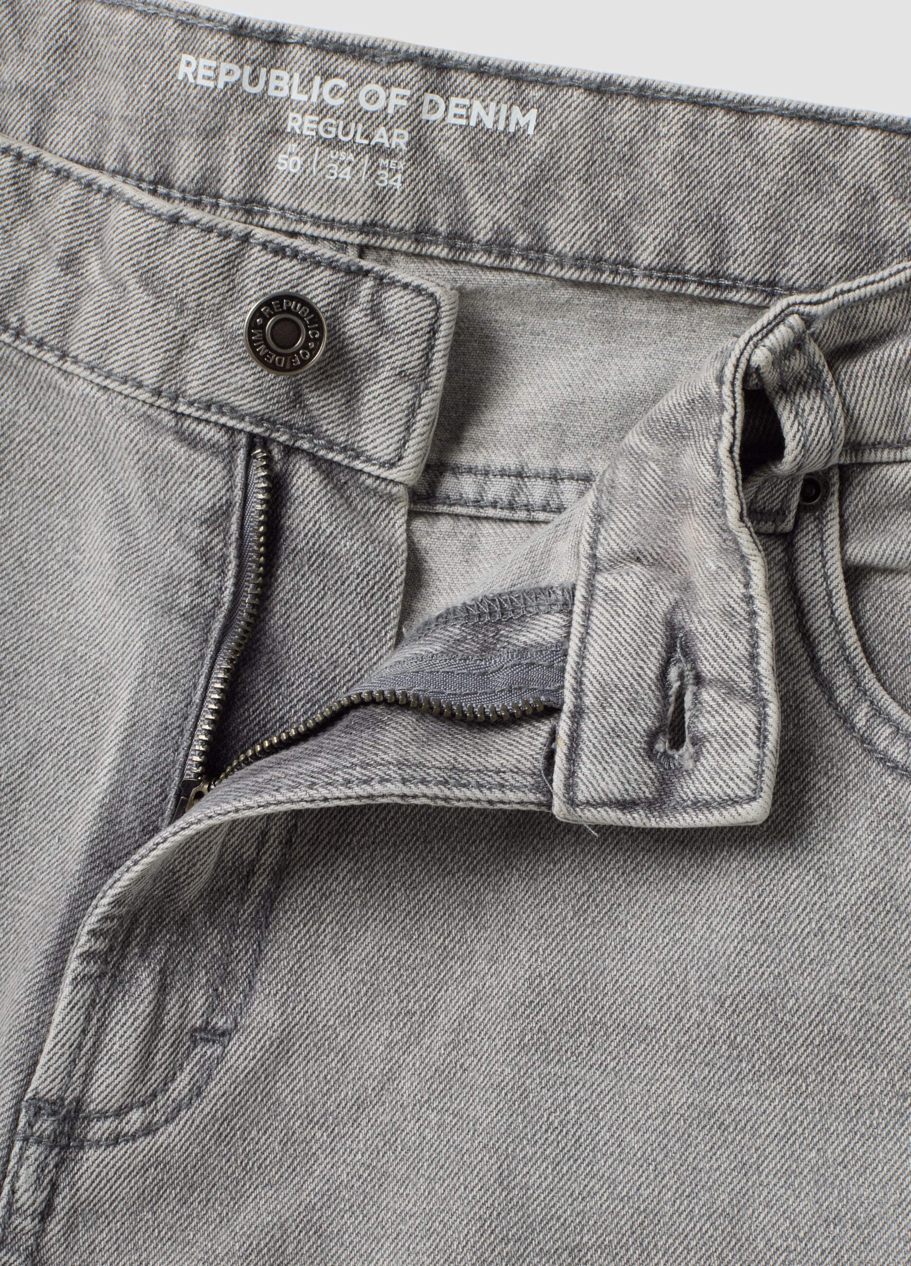 Graue Denim-Jeans aus Baumwoll-Viskose-Mix, Regular Fit