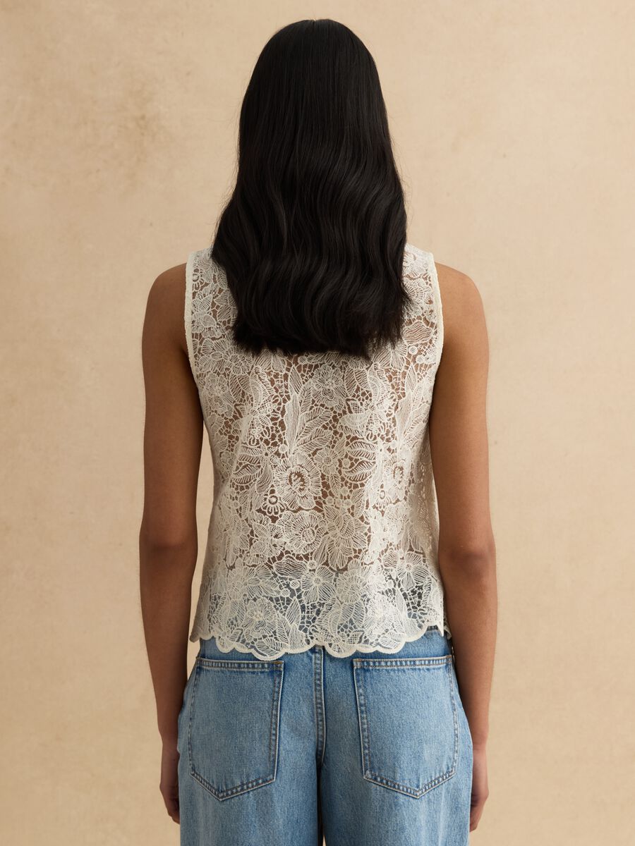 &Lambda;&epsilon;&upsilon;&kappa;ό &pi;&omicron;&upsilon;&kappa;ά&mu;&iota;&sigma;&omicron; &alpha;&pi;ό &mu;&epsilon;ί&gamma;&mu;&alpha; &beta;&alpha;&mu;&beta;&alpha;&kappa;&iota;&omicron;ύ &mu;&epsilon; &delta;&alpha;&nu;&tau;έ&lambda;&alpha;_2