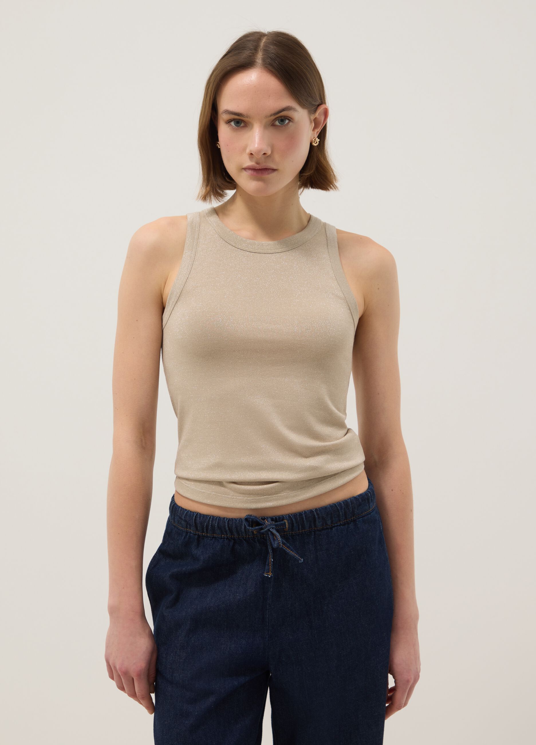 Beiger Glitzer-Top mit d&uuml;nnen Tr&auml;gern, regul&auml;re Passform