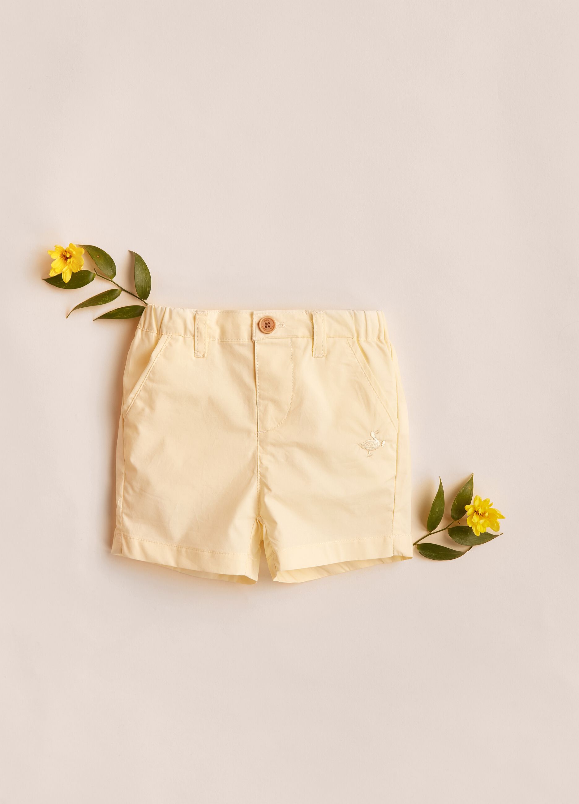 Shorts de algodón 100% color liso IANA