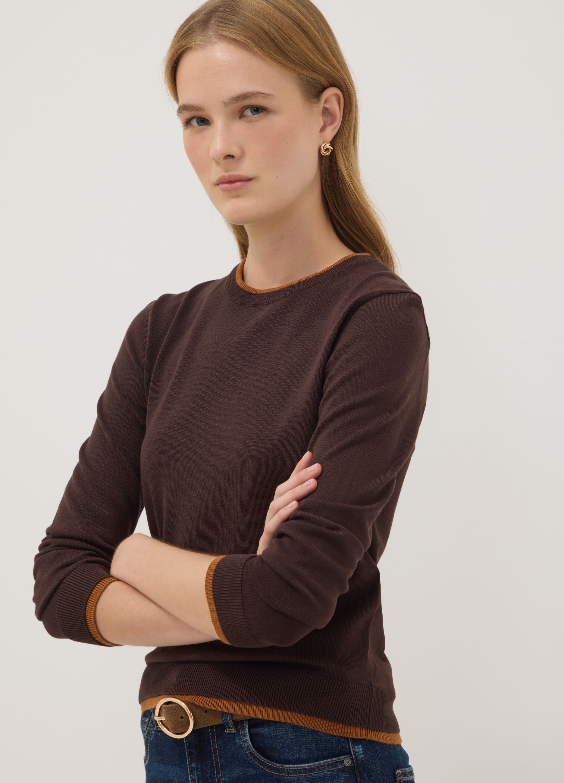 Brauner Pullover aus Viskosemix mit langen &Auml;rmeln