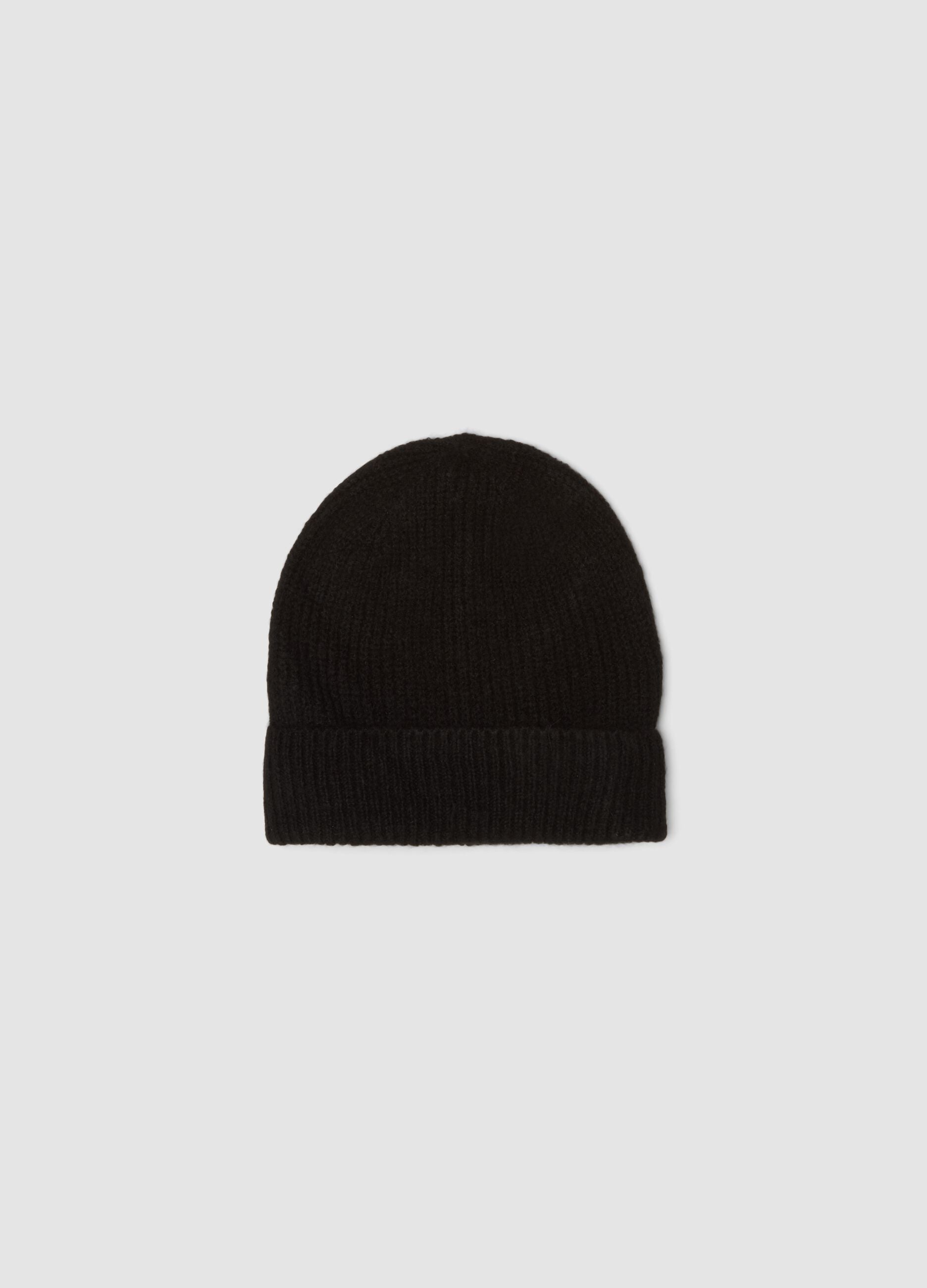 Cappello nero a coste in tessuto elasticizzato