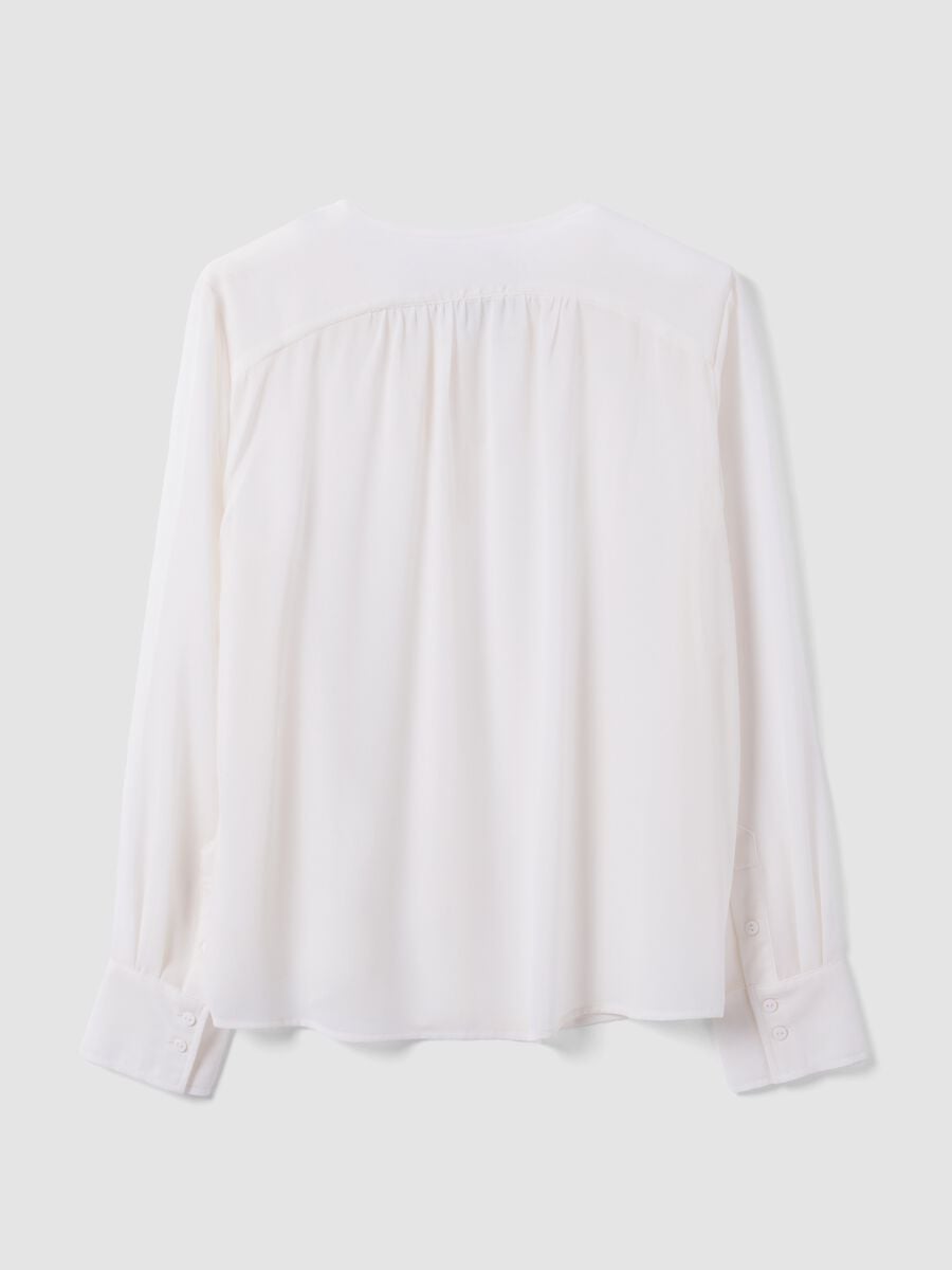 White regular-fit blouse with V-neck and tie detail_6