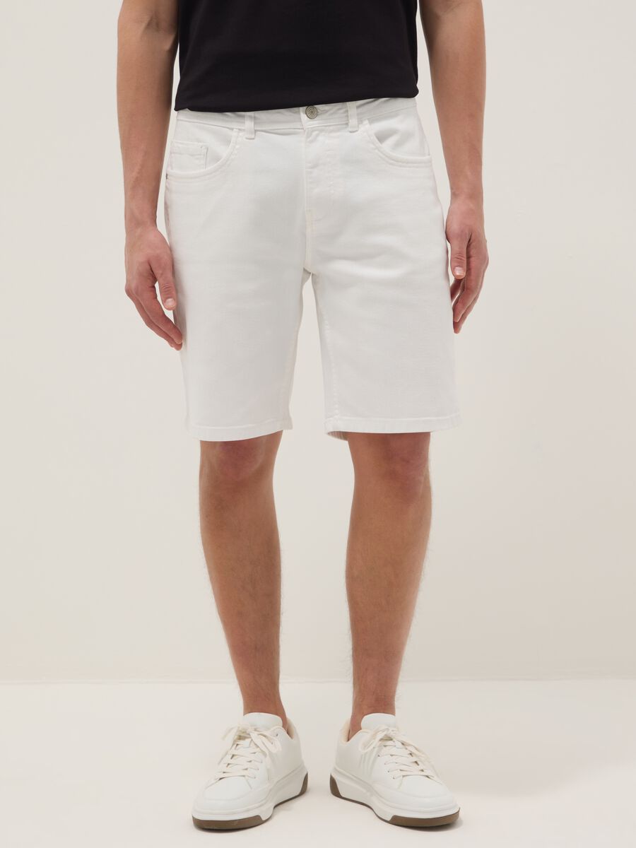 White denim Bermuda shorts in stretch cotton, regular fit_1