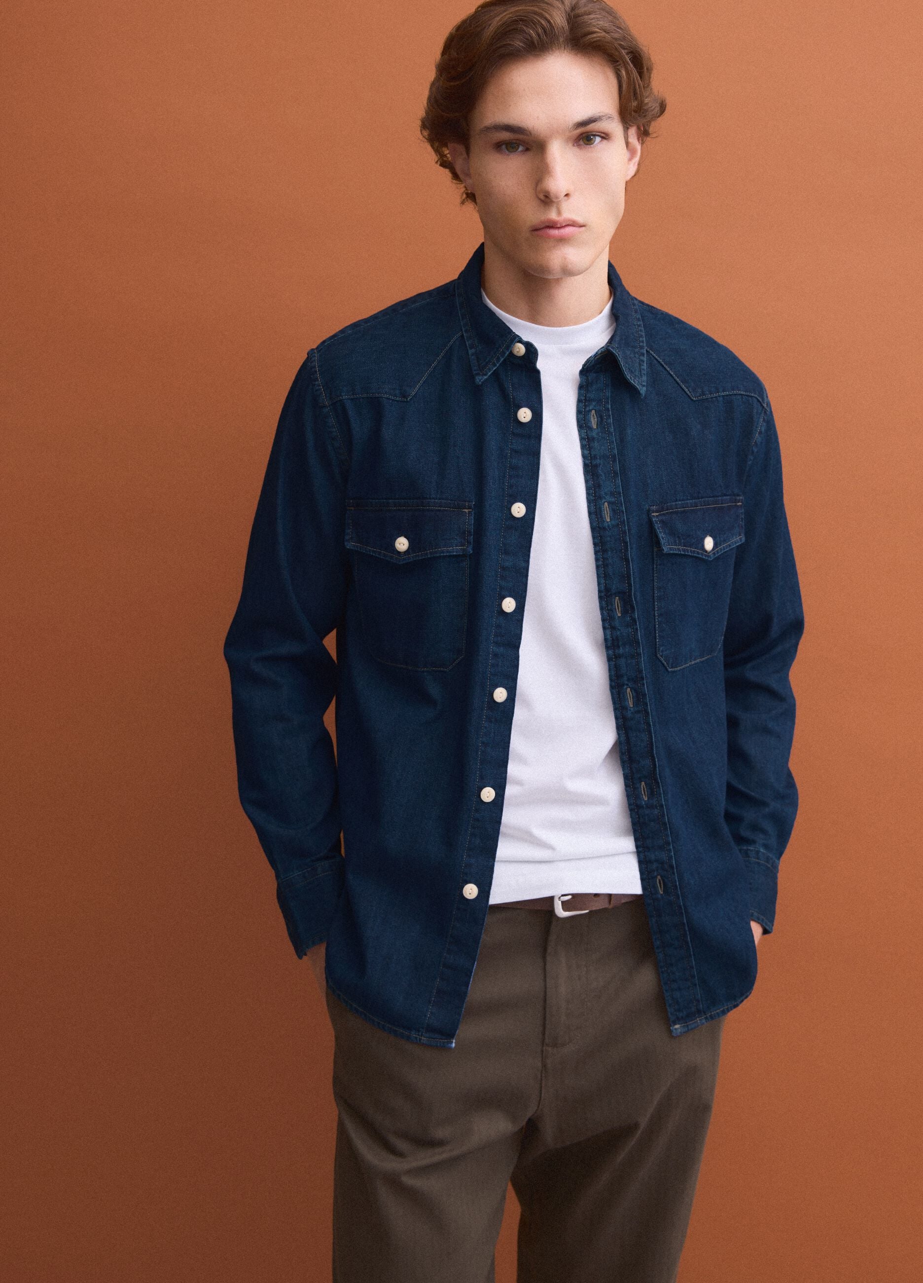 Blue pure cotton shirt with buttons and classic collar, regular fit