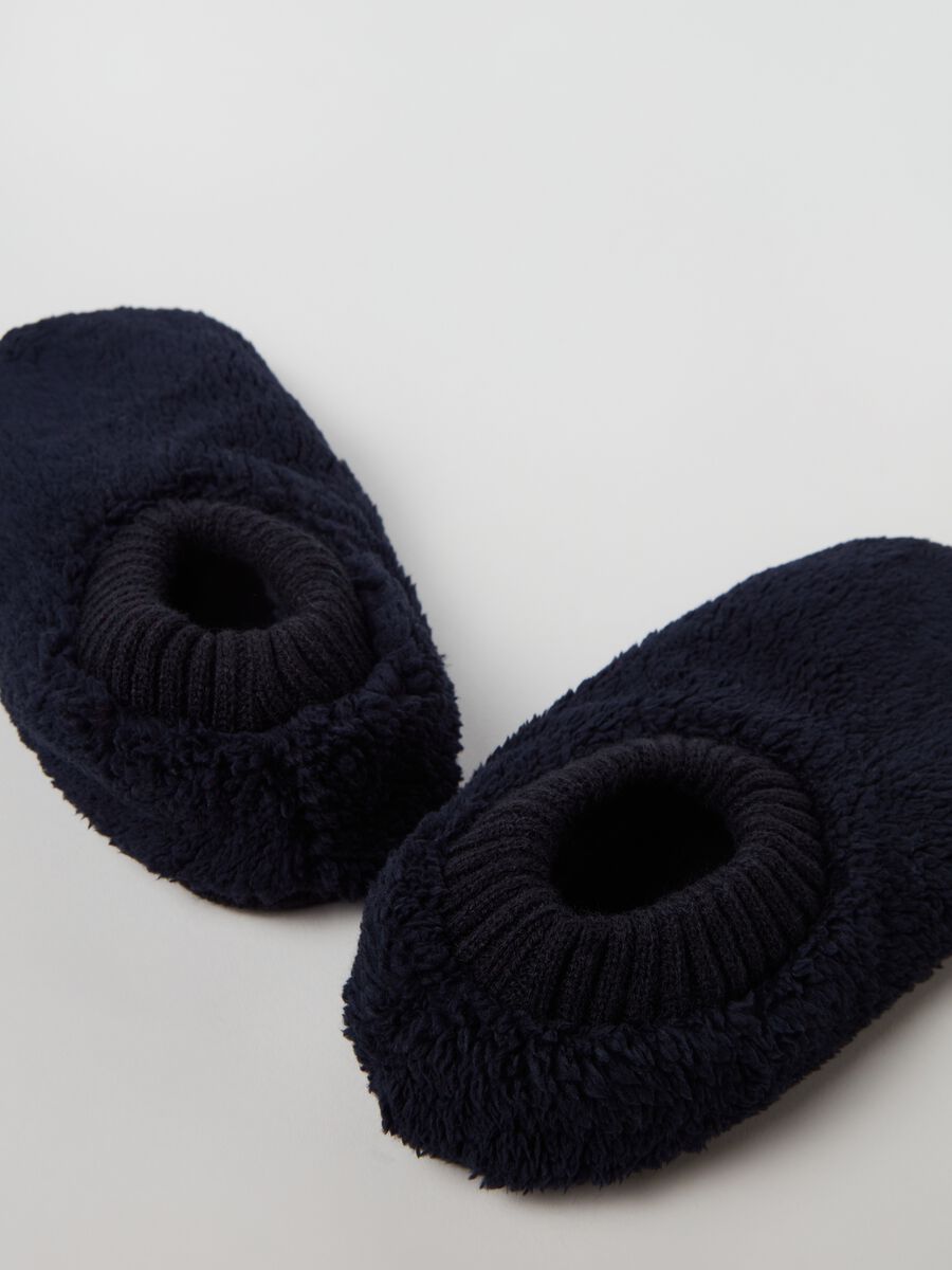 Non-slip slippers in faux fur_2