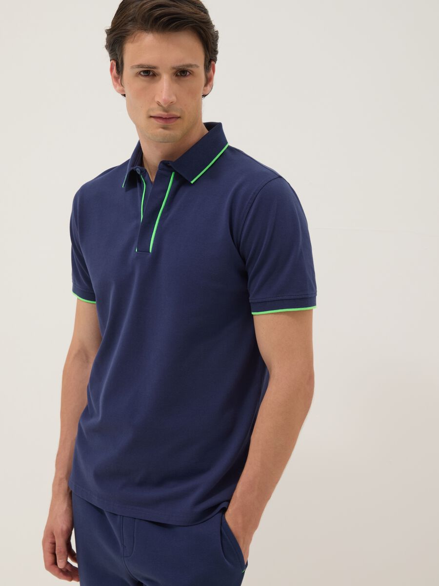 Blaues Kurzarm-Poloshirt aus Stretch-Baumwolle_1