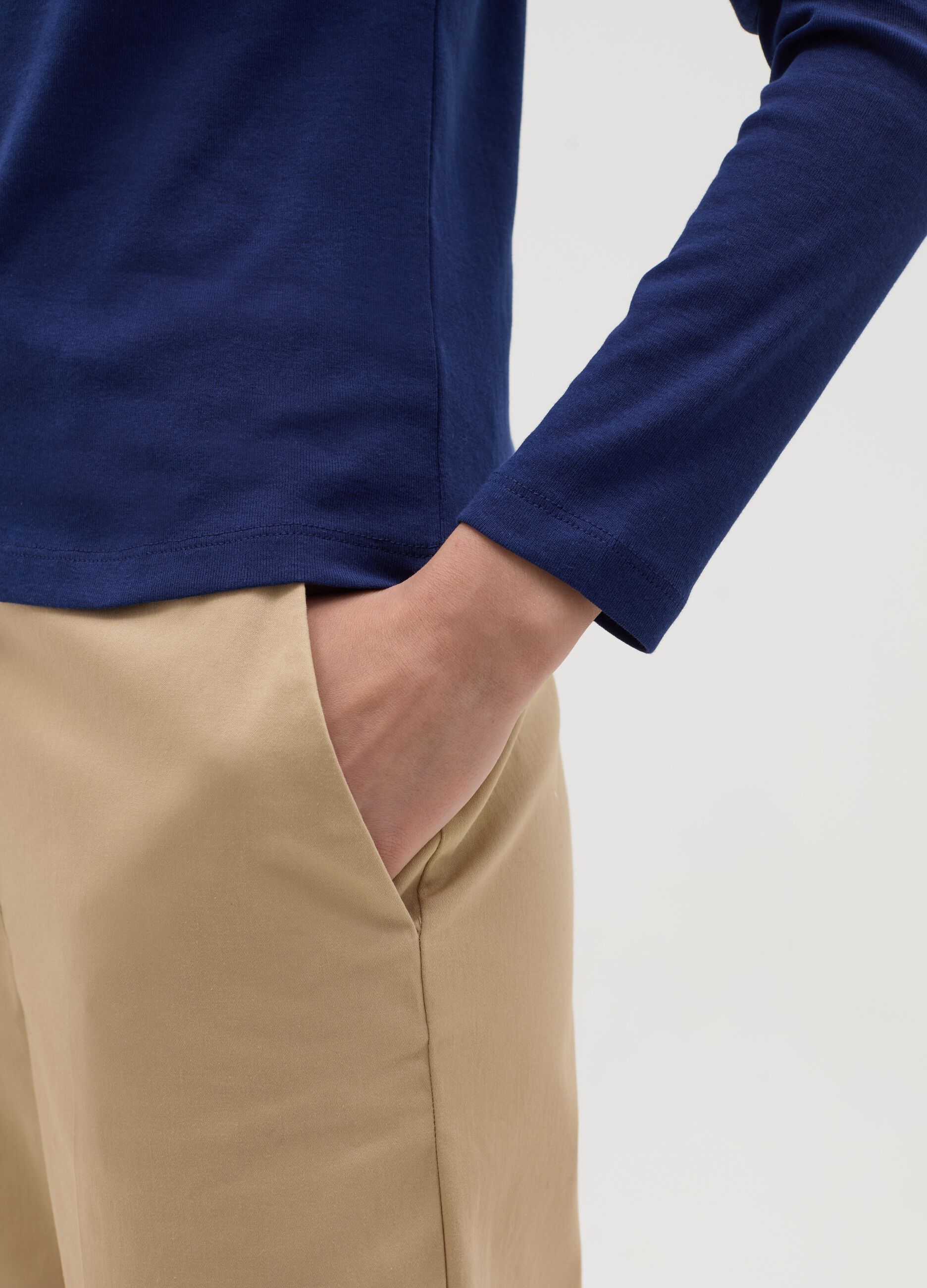 Long-sleeved T-shirt with round neck