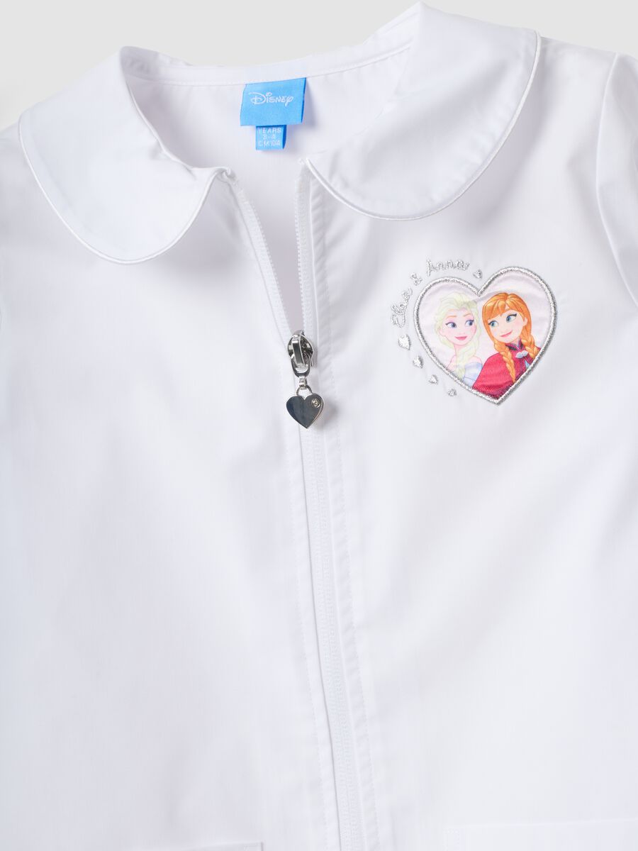 White nursery apron with Frozen embroidery_2
