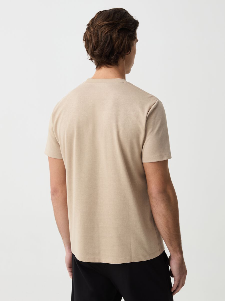Regular-fit T-shirt with round neck_2