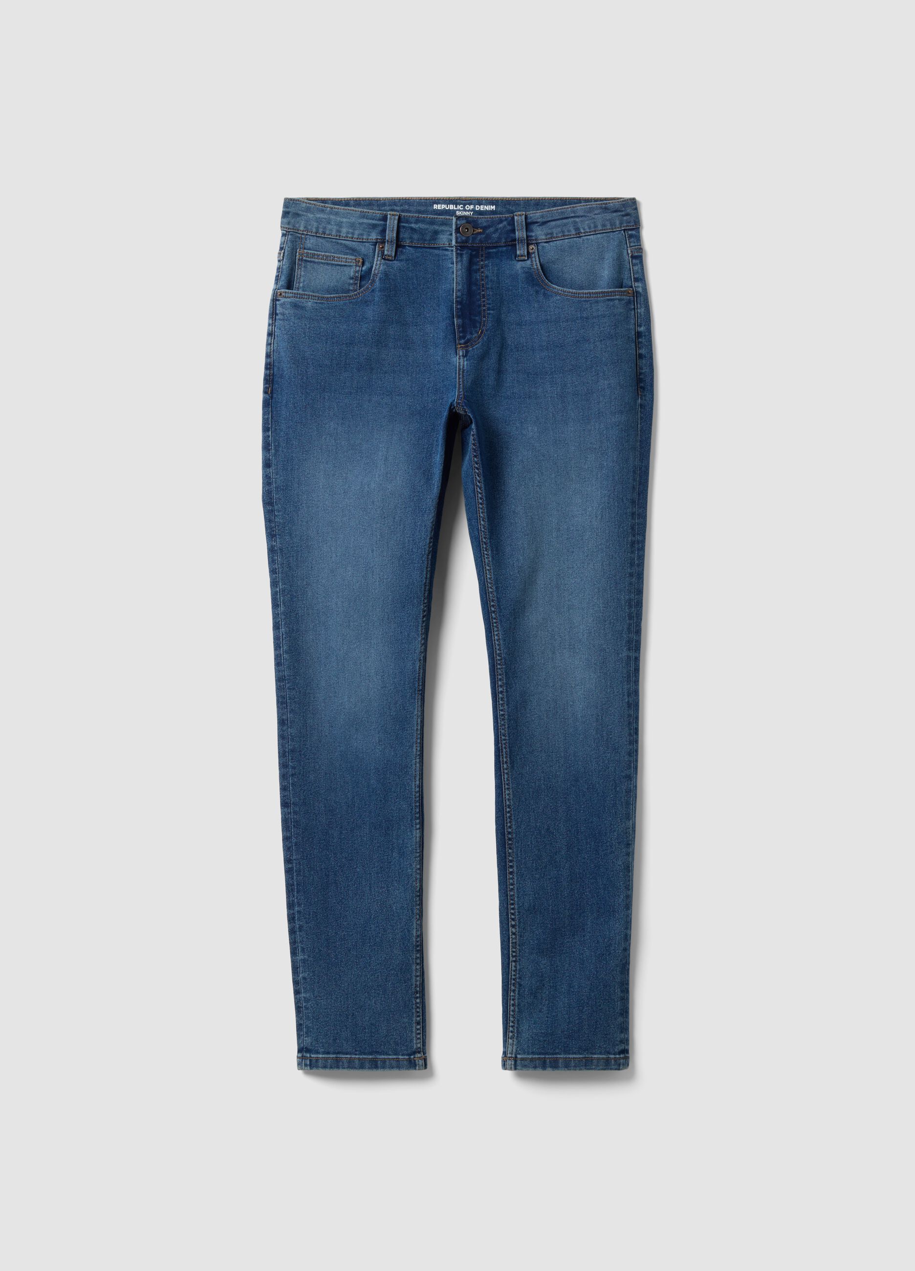 Skinny fit &tau;&zeta;&iota;&nu; denim &alpha;&pi;ό &epsilon;&lambda;&alpha;&sigma;&tau;&iota;&kappa;ό &beta;&alpha;&mu;&beta;ά&kappa;&iota;