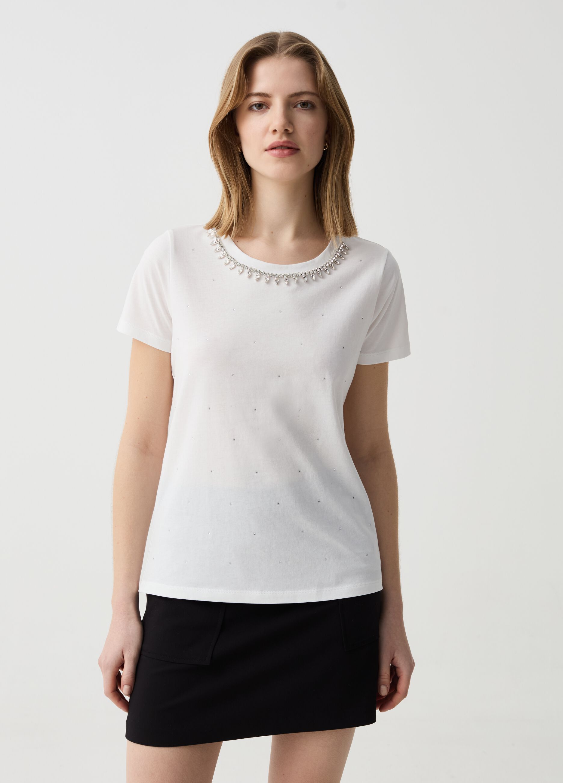 T-shirt with jewel application and diamanté