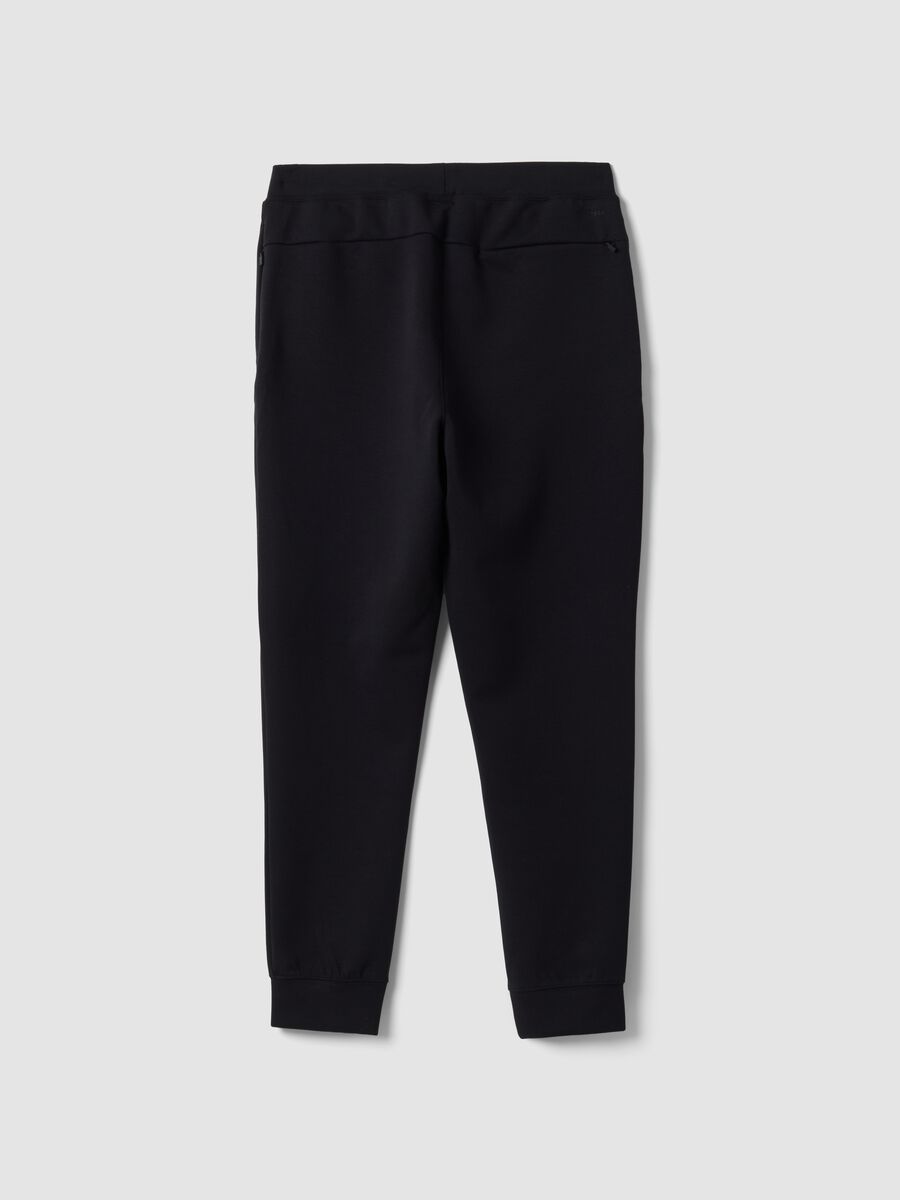 Schwarze Jogger in Regular Fit aus elastischem Easy-Dry-Gewebe_2