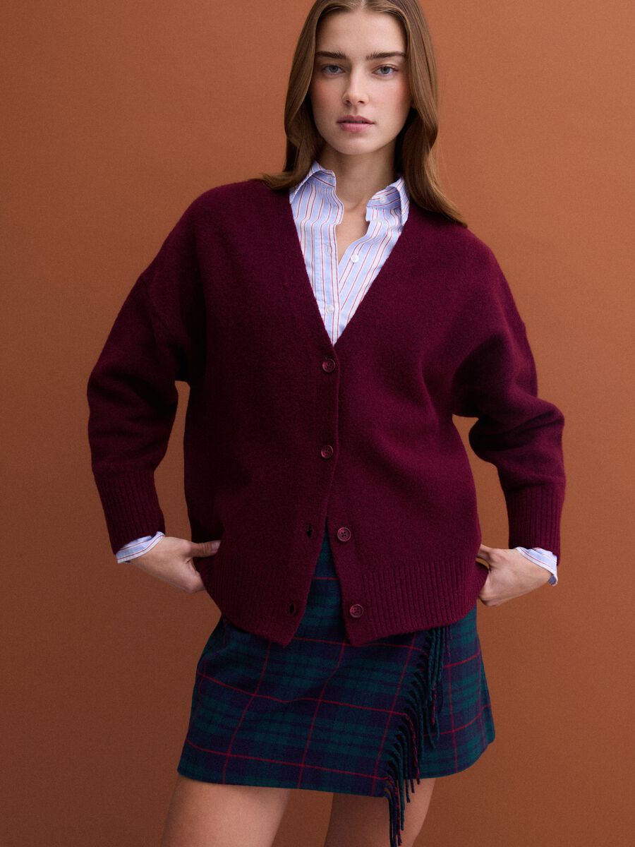 Red stretch-wool cardigan with deep V-neck_0