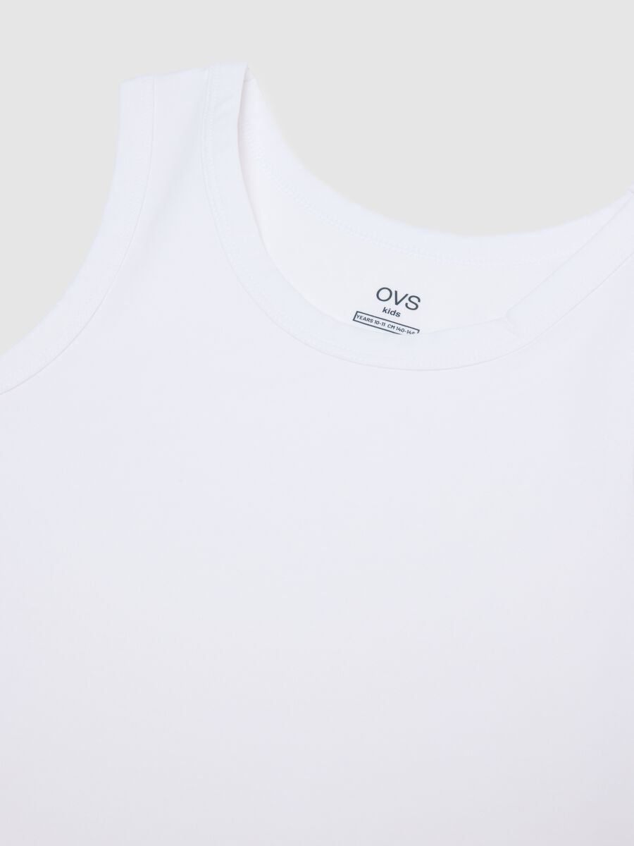 Two-pack of boys' white stretch cotton vests with regular fit_3