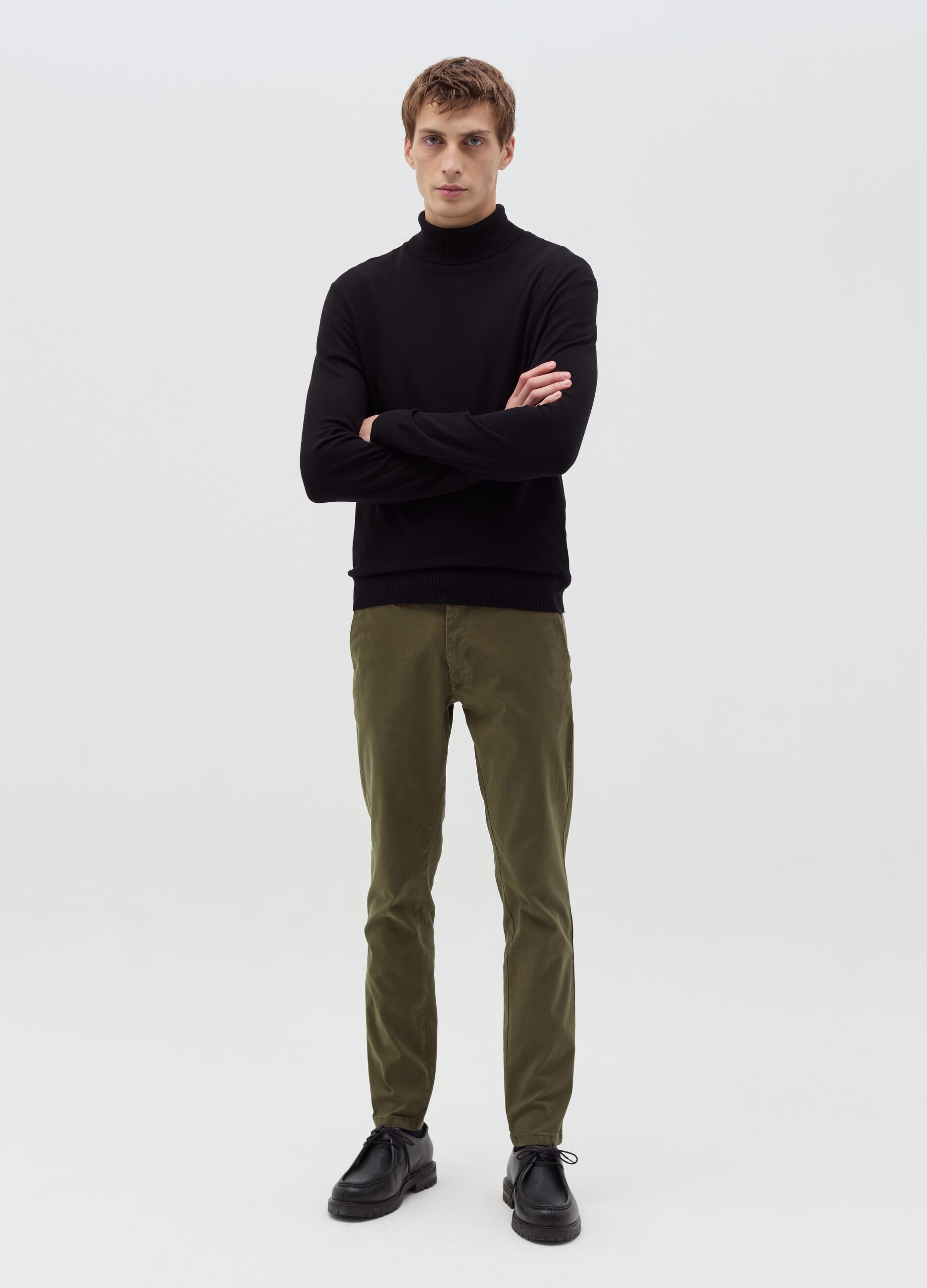 Solid colour stretch cotton chino trousers