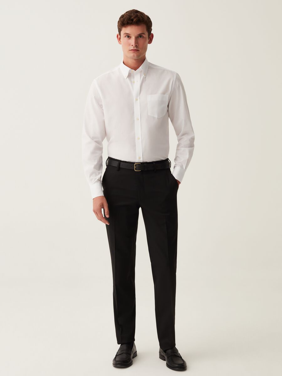 Black slim-fit trousers_0
