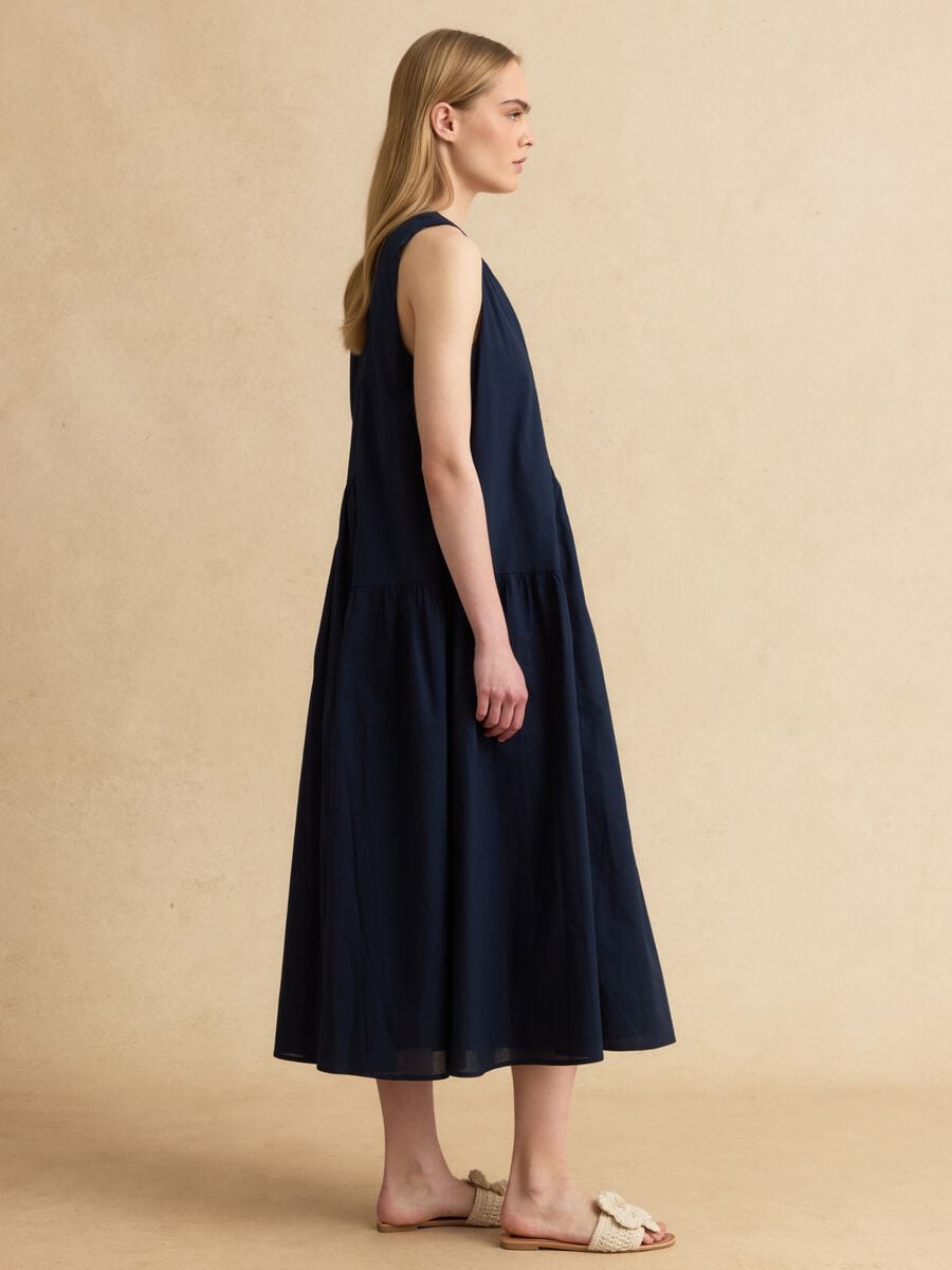 Vestido midi azul de puro algod&oacute;n, corte regular con frunces_1
