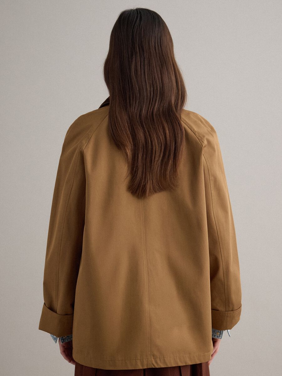 Giacca in misto cotone marrone regular fit con colletto a contrasto_2