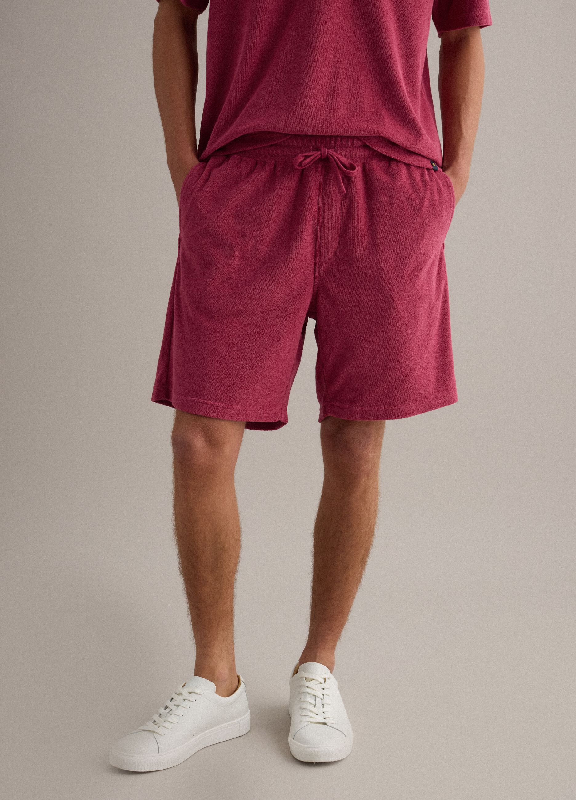 Red cotton-blend Bermuda shorts with elasticated waistband
