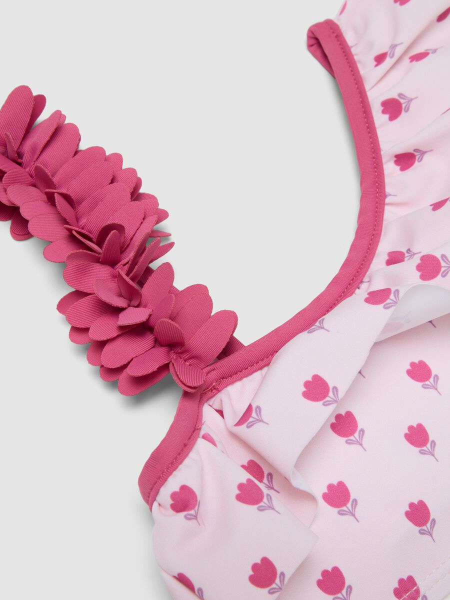 Pink ruffle bikini in stretchy fabric_2