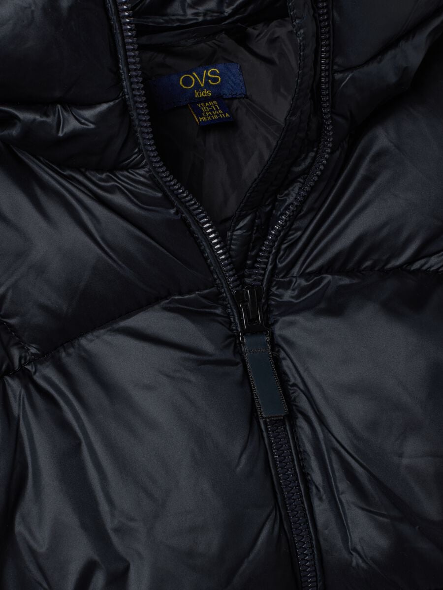 Black padded jacket with hood and zip_2