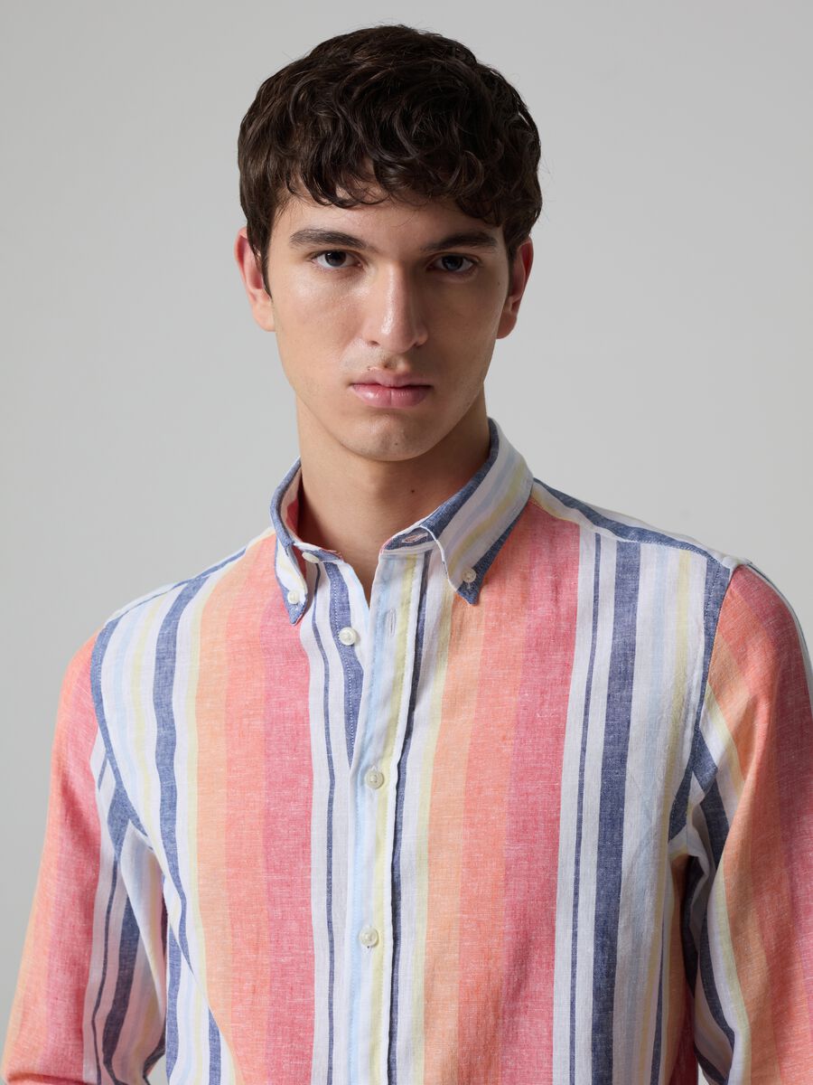 Camisa regular fit de rayas multicolor_1