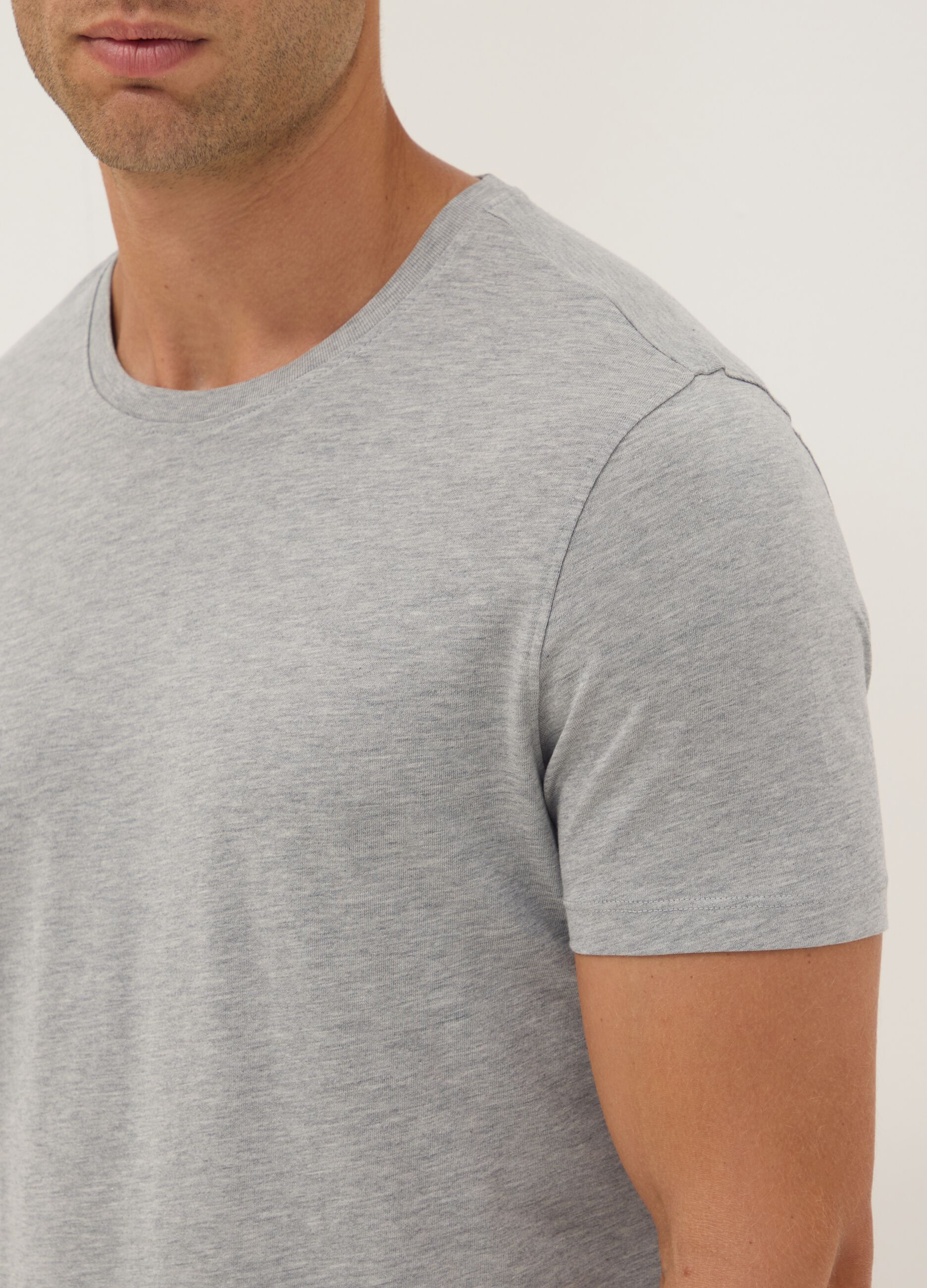 Grey crew-neck T-shirt in pure Supima cotton, regular fit