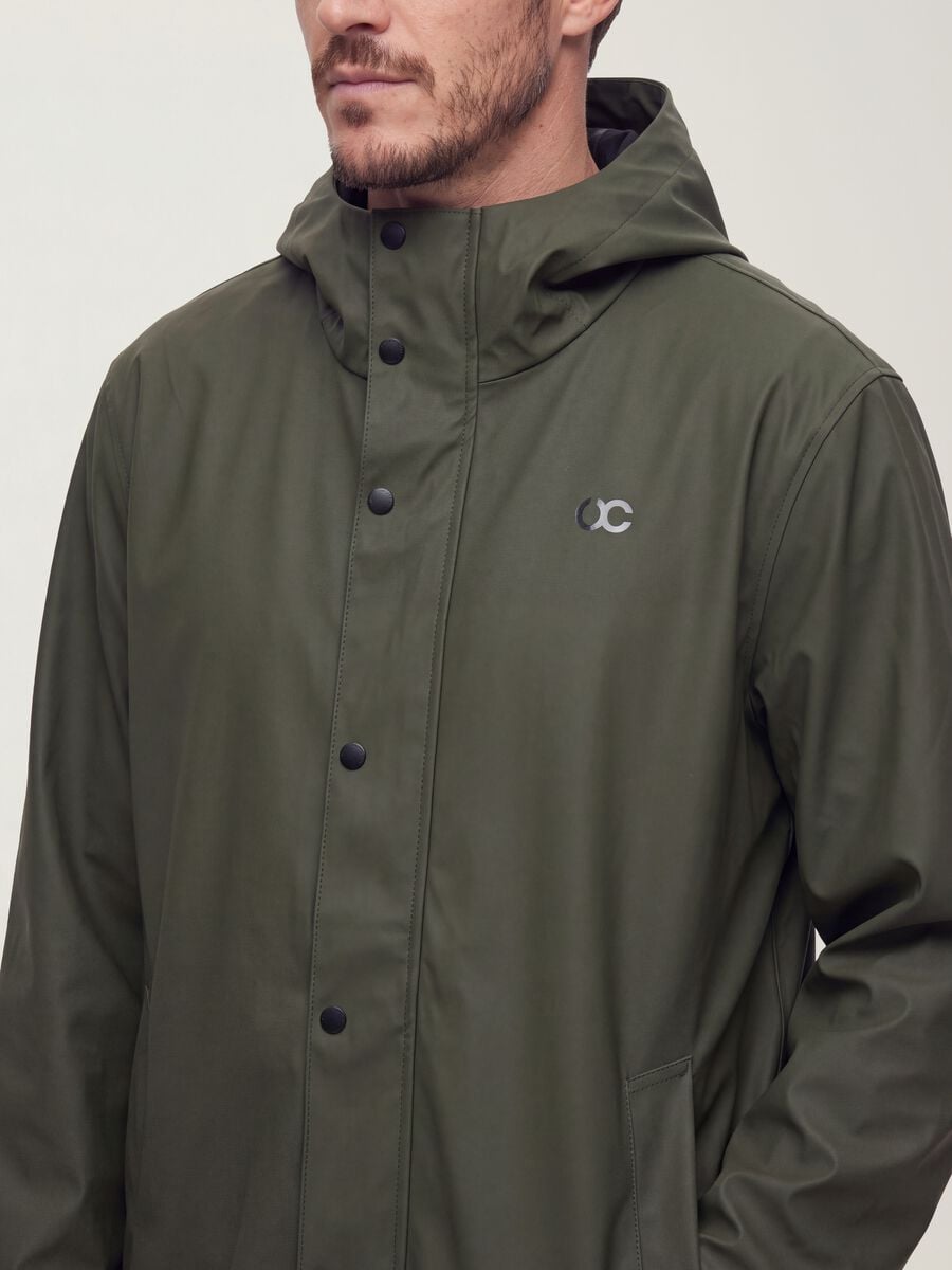 Gr&uuml;ner Regular-Fit-Regenmantel mit Rei&szlig;verschluss_2