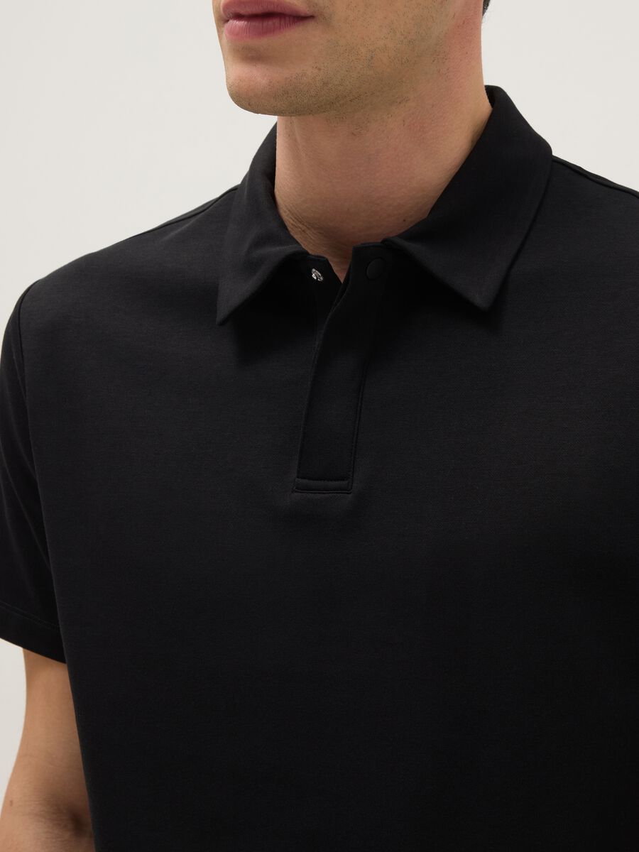 Black short-sleeved cotton blend polo regular fit_3