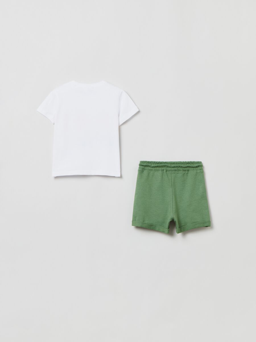 Pack jogging camiseta con estampado y shorts_1