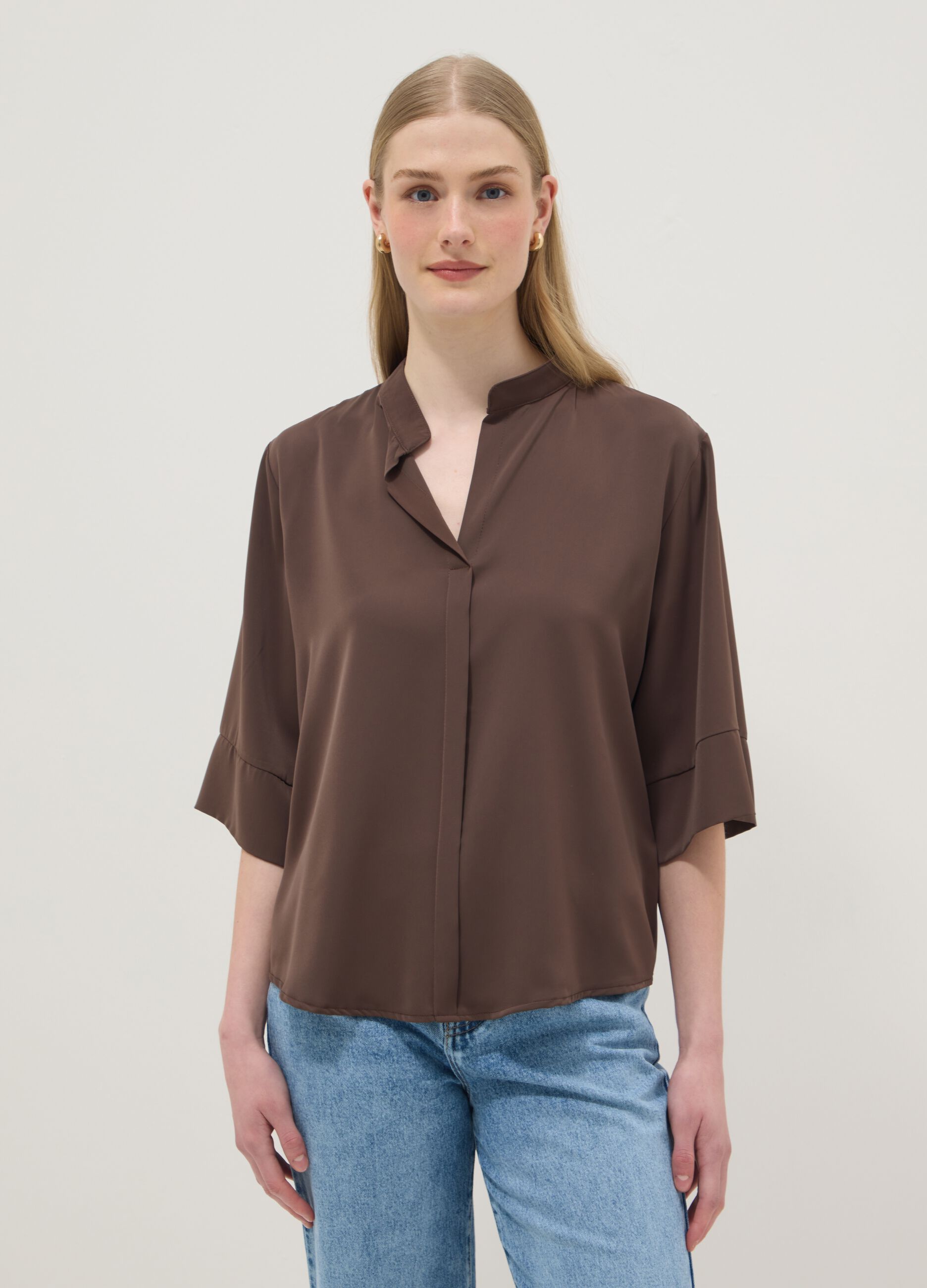 Brown long-sleeve regular fit shirt with band collar