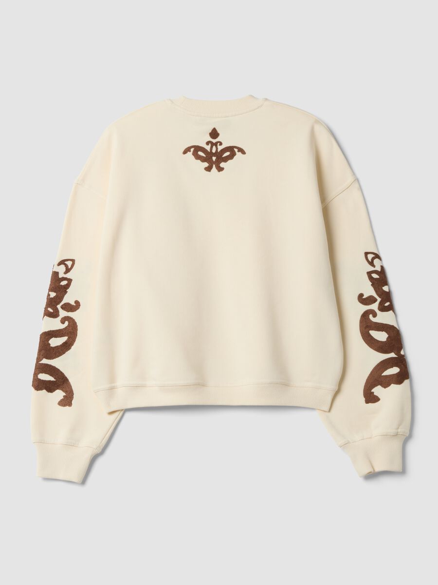Weisses Sweatshirt aus Baumwollmix mit Stickereien, Regular Fit_2