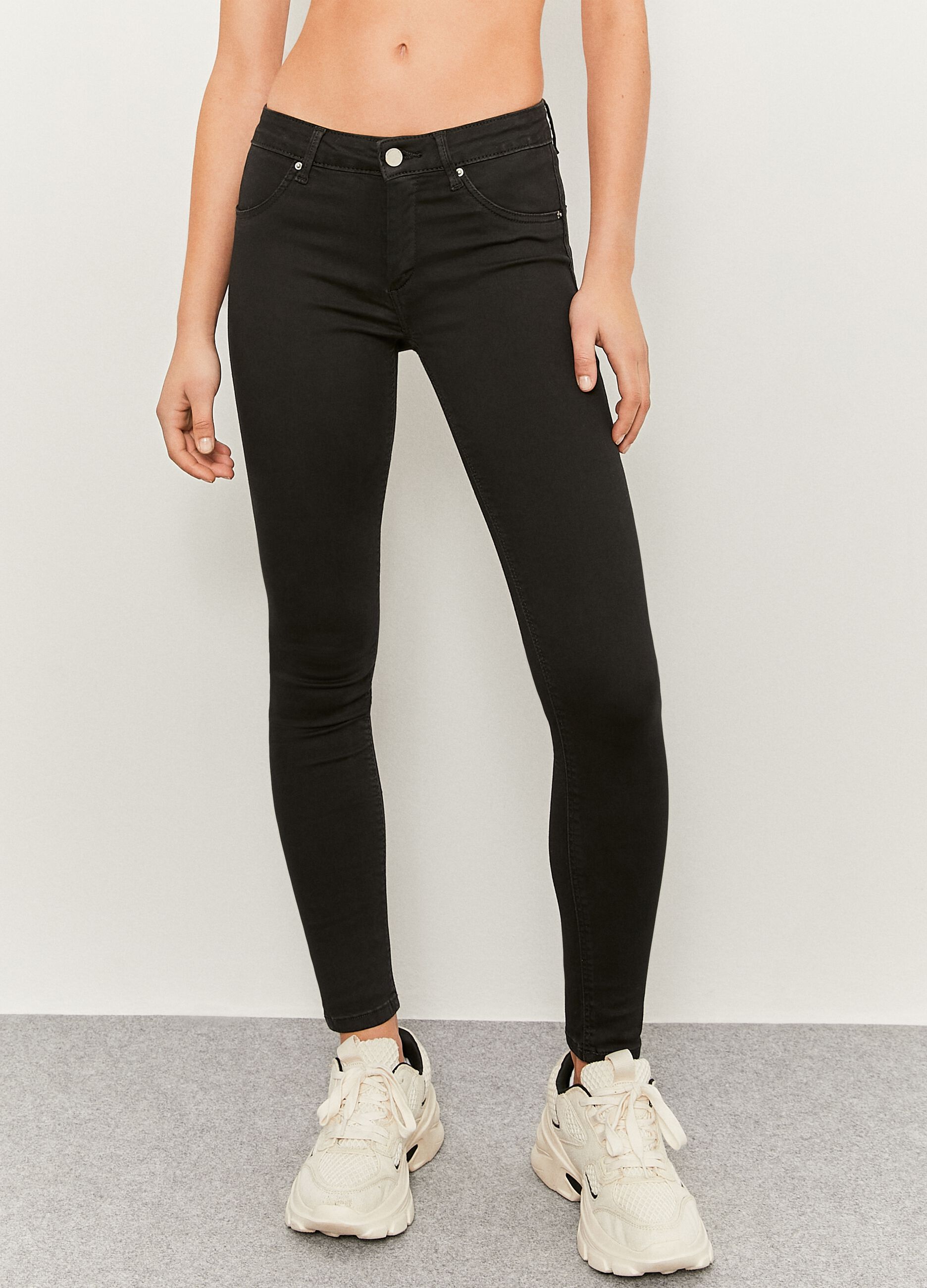 Push-up jeans with low waist